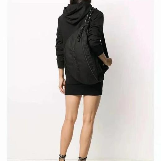 价值3900 zheng品级 福利款！压力山大王A1exanderwang新款轻便尼龙logo刺绣attica健身包/大容量胸包/腰包 男女同款 百搭时尚 实用轻盈 预售 商品图4