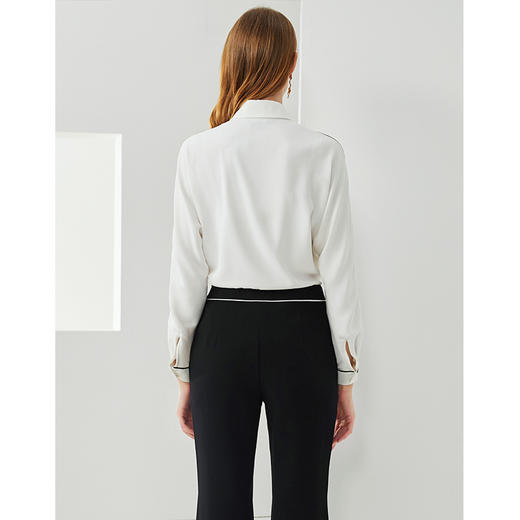 EITIE爱特爱秋季新款气质通勤百搭简约线条直筒白衬衫女上衣C2109814 商品图3