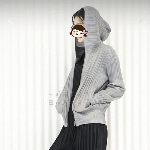 价值3000+ 蒋欣款！三宅早秋新款褶皱拉链连帽薄款防晒衣/外套 显瘦百搭 日本进口聚酯纤维 轻盈透气性好 上身舒适 带齐标签吊牌！ 商品图6