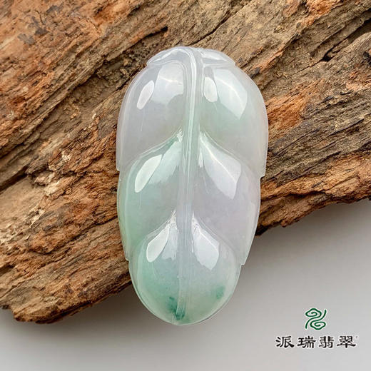 派瑞翡翠 翡翠挂件 糯种 淡绿色 商品图0
