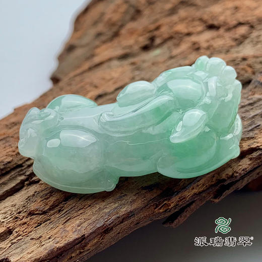 派瑞翡翠 翡翠挂件 糯种 淡绿色 商品图1