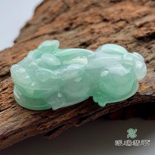 派瑞翡翠 翡翠挂件 糯种 淡绿色 商品图2