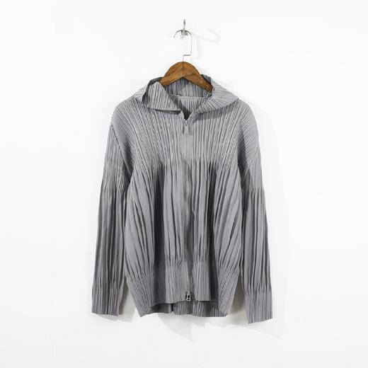 价值3000+ 蒋欣款！三宅早秋新款褶皱拉链连帽薄款防晒衣/外套 显瘦百搭 日本进口聚酯纤维 轻盈透气性好 上身舒适 带齐标签吊牌！ 商品图10