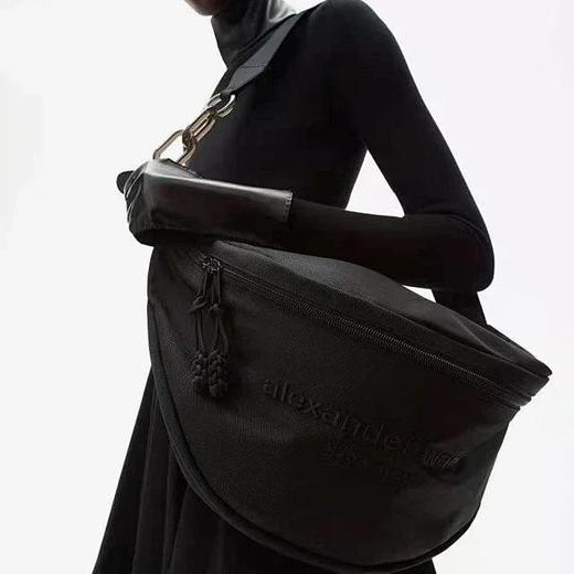 价值3900 zheng品级 福利款！压力山大王A1exanderwang新款轻便尼龙logo刺绣attica健身包/大容量胸包/腰包 男女同款 百搭时尚 实用轻盈 预售 商品图6