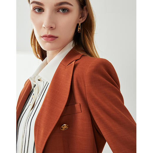 EITIE爱特爱秋季新款时尚气质收腰双排扣显瘦复古西装外套女C2103802 商品图3