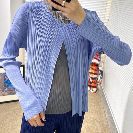 价值3000+ 太有范了！防晒有气质！三宅日系褶皱系列轻薄透气长袖开衫/防晒衣/空调衫/衬衣/外套 短款 有质感又随性 所有身材都适合 弹力大 回弹性好 慵懒气质 商品图5