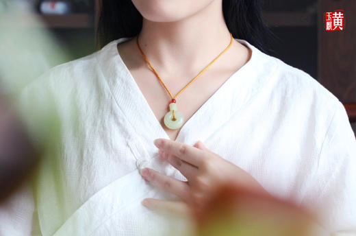 [ 乐遇 ]  和田玉蜂蜜水色平安扣 | 平安如意，圆圆满满 商品图3