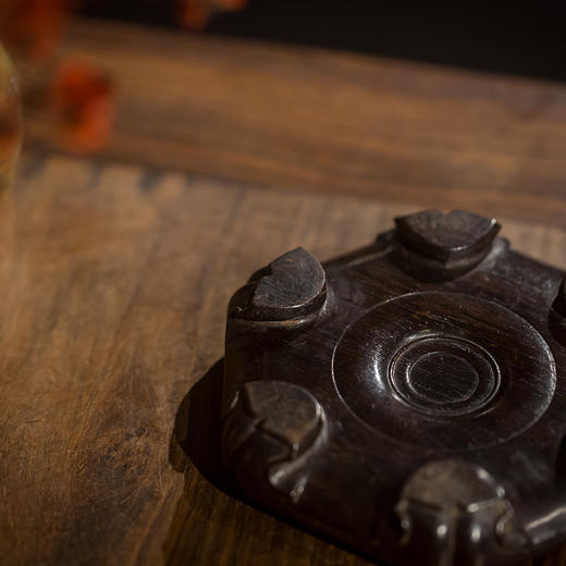 清代 红木六角器座 商品图4