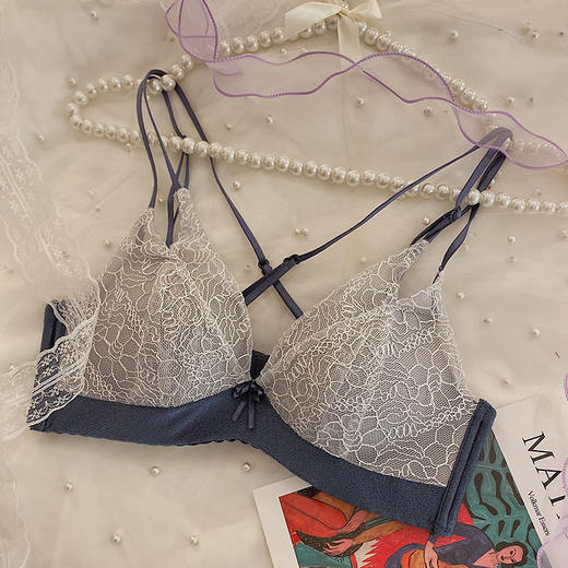 SSEMMY夏日海盐蕾丝聚拢美背内衣裤文胸套装 小胸聚拢不空杯 深v撞色性感设计 无钢圈收紧副乳 调整胸型不下垂 商品图3