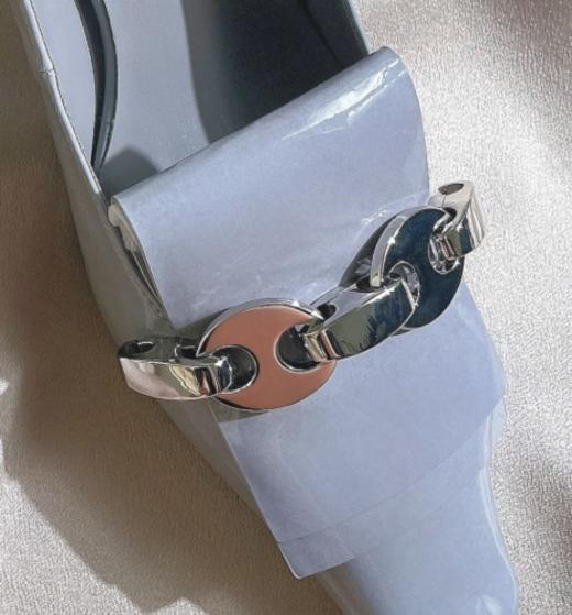 【断码特惠不退换】法式复古精致搭扣方头单鞋  轻she代工厂定制款  北京SKP商场的奢chi品牌代工厂 头层漆牛皮 内里羊皮  气质百搭款 商品图3