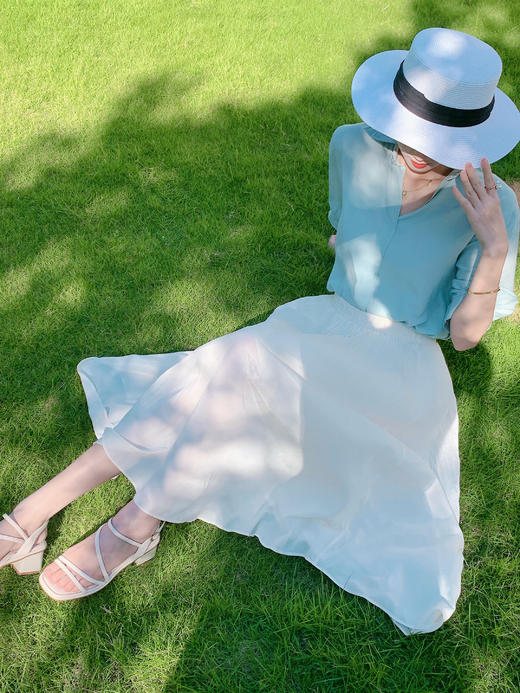 【百图lulu定制】【chic细带鞋】 超纤柔软皮细袢带 纤细双脚，4cm中跟凉鞋 商品图4