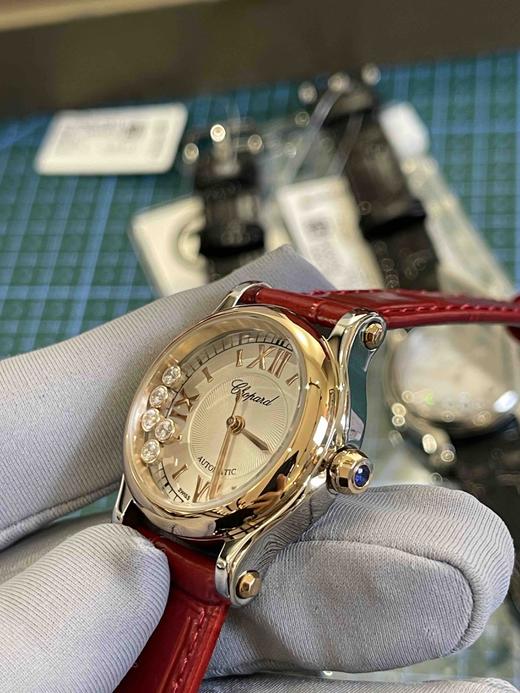 肖邦快乐钻石（红色皮带玫瑰金表盘），女士石英腕表，瑞士进口石英机芯，走时精准，完美复刻，乱真无压力～ 商品图7
