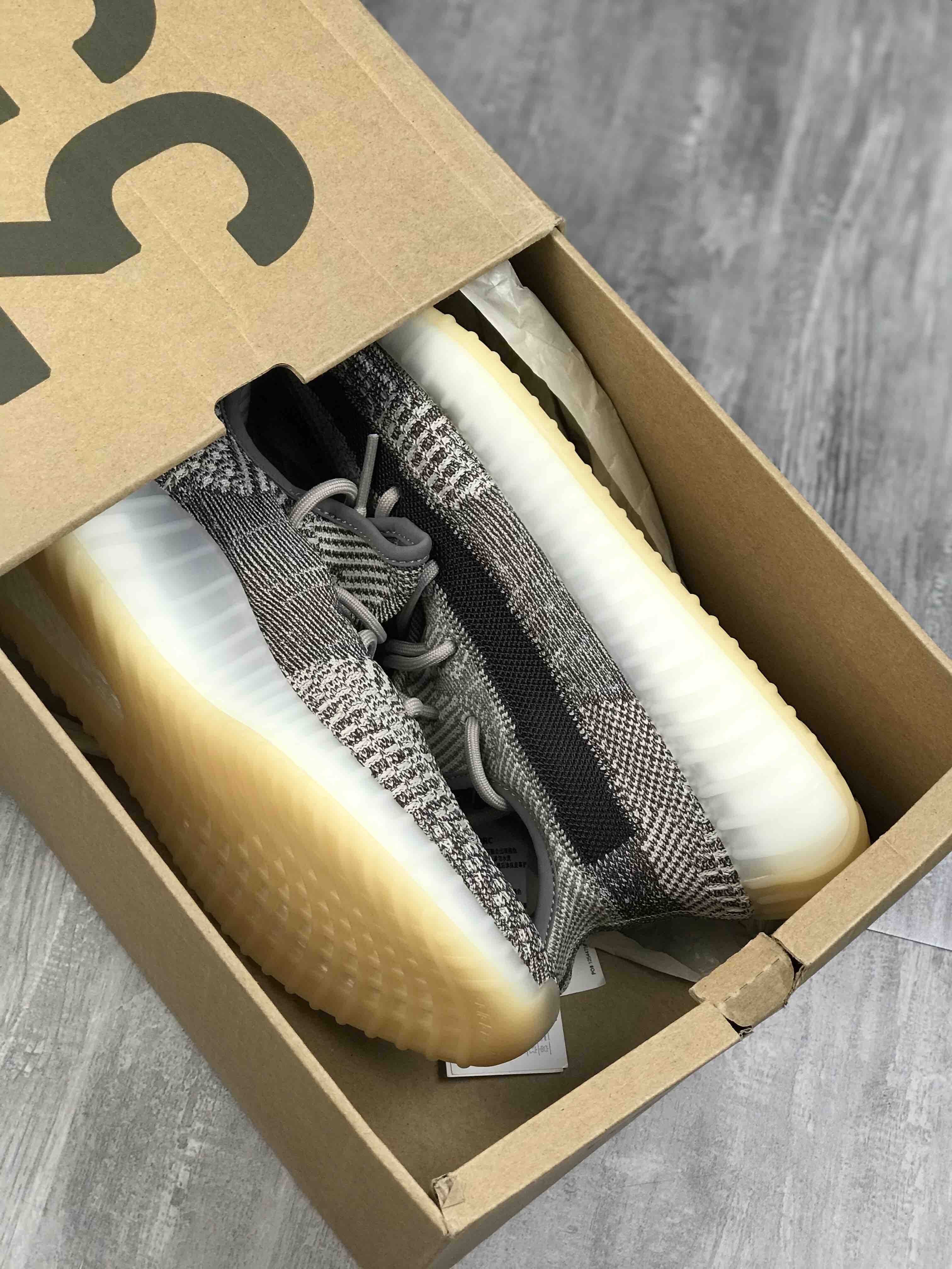 【林俊杰同款】yeezy 350v2 迪丽热巴同款椰子 卡其灰 芝麻 跑步鞋 fz
