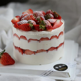 【生日蛋糕】透明围边草莓蛋糕