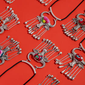 牛舞绣花项链 |    现货  | 支持七天无理由退换货 有运费险