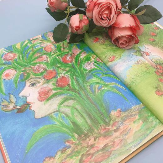 【梅子涵签名本】《三幅画》：这是一只小鸡、一条鱼和一片树叶的故事。 商品图1