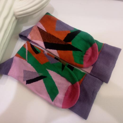 SIOICKI  设计师联名款SAW3A031  异性几何时尚紫色中筒袜 商品图3