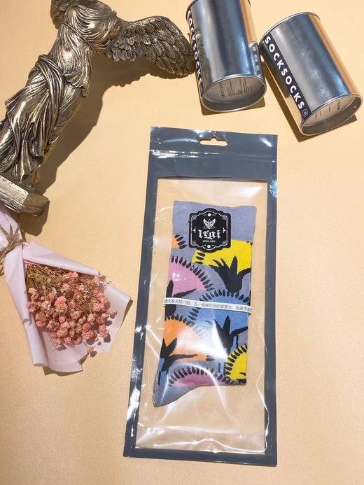 SIOICIKI  设计师联名款SSS2A059棕榈树中筒袜 商品图3