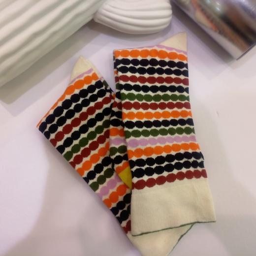 SIOICIKI设计师联名款SAW1A012珍珠波浪—桔色中筒袜 商品图2