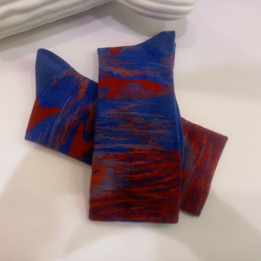 SIOICIKI  SAW1A006设计师联名款紫雾蓝色中筒袜 商品图2