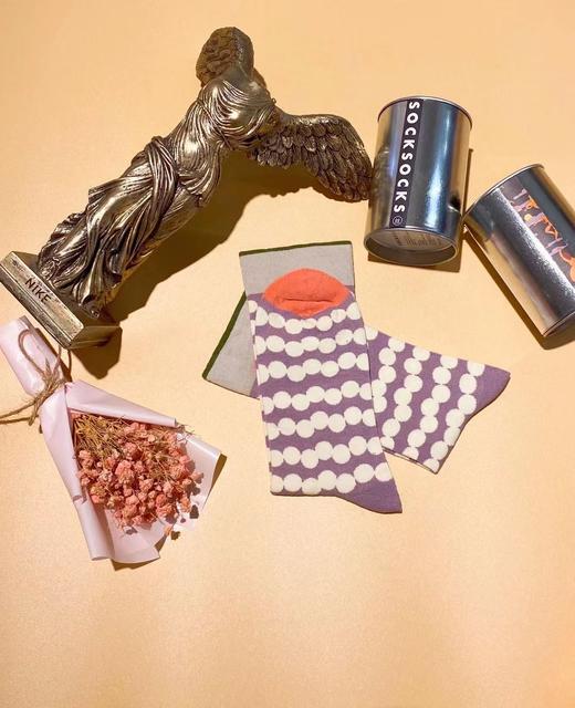 SIOICIKI 设计师联名款SAW3A034珍珠波浪时尚中筒袜 商品图2