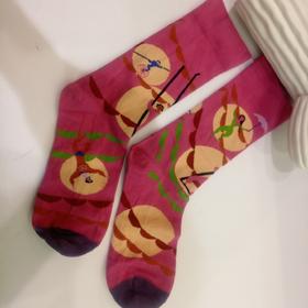 SIOICIKI SAW3A027设计师联名款马戏团玫红中筒袜