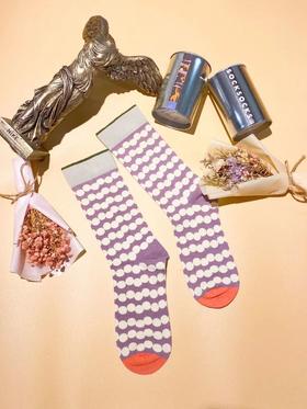 SIOICIKI 设计师联名款SAW3A034珍珠波浪时尚中筒袜