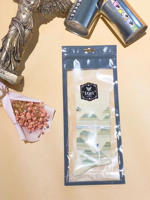 SIOICIKI 设计师联名款SSS2A055山丘-日 时尚中筒袜 商品图3