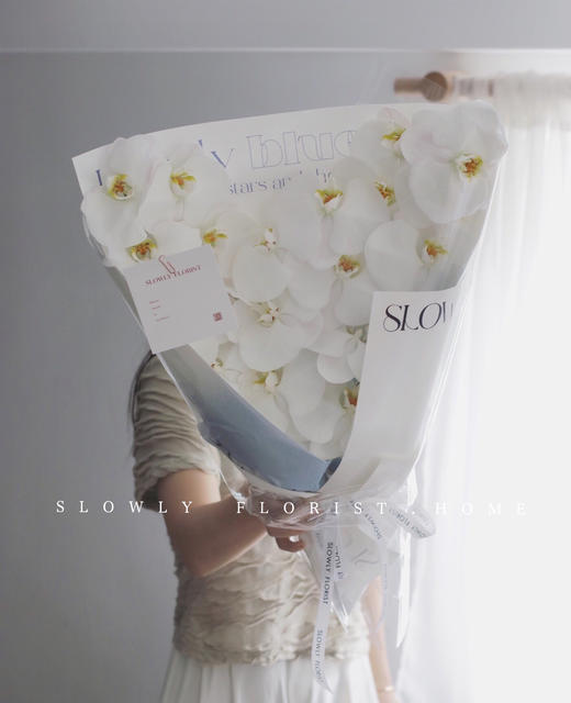 优雅蝴蝶兰花束 商品图0