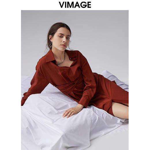 VIMAGE/纬漫纪秋季新款束腰优雅纯色开叉V领显瘦连衣裙VC2107230 商品图1