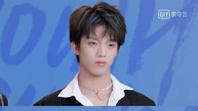 孙亦航-灵蛇衔环锁骨链