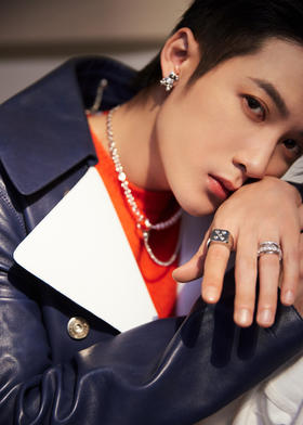 檀健次-小熊耳钉&蛇骨链