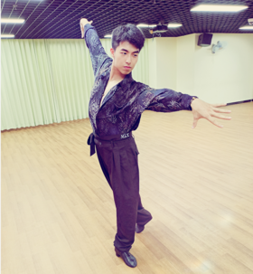 （选修课）周4E拉丁舞基础班公园前2【梁耀斌】