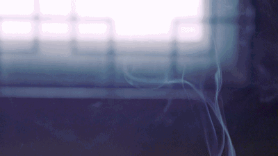 初闻,梦回庄严的庙宇,焚一包藏香祈福,再燃一把冬季的蓝松枝,藏香与