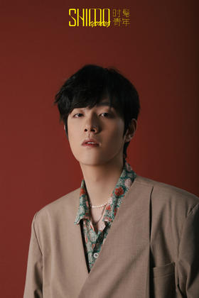 王喆-珠色蛇骨链