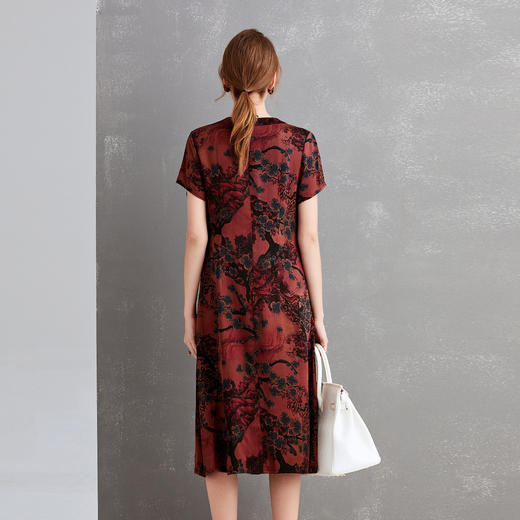 上海旗袍厂XT-21008-3复古V领桑蚕丝连衣裙 气质中腰碎花民族风女式香云纱连衣裙 商品图1