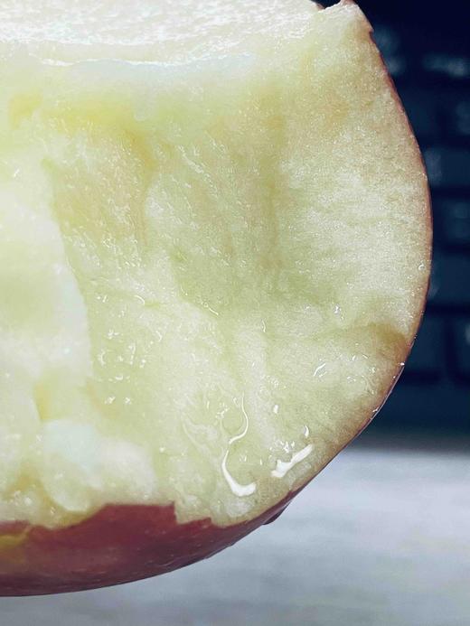 ＃新西兰Dazzle伯爵苹果＃拥有爱妃的灵魂，却只需付出一半的价格。非常好吃的存在，从皮到核脆甜多汁。 商品图6