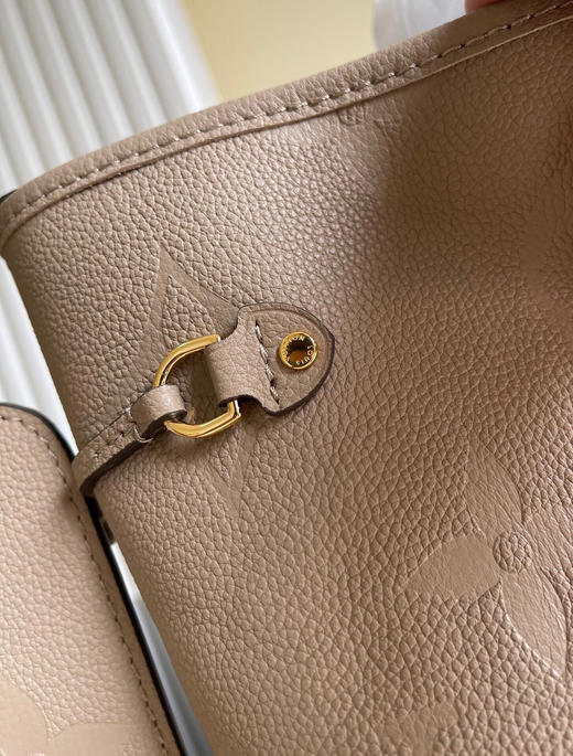 夏日特惠💰1120 原单LV M45686 M45685全皮压花 Neverfull中号购物袋 商品图2