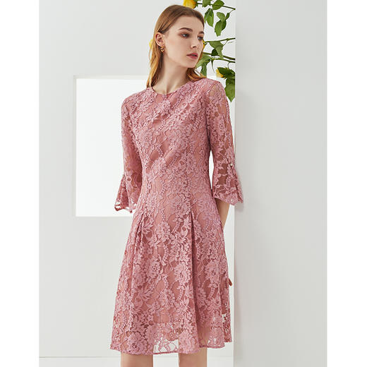 EITIE爱特爱新款优雅气质镂空蕾丝收腰A字喇叭袖连衣裙女A2007411 商品图7