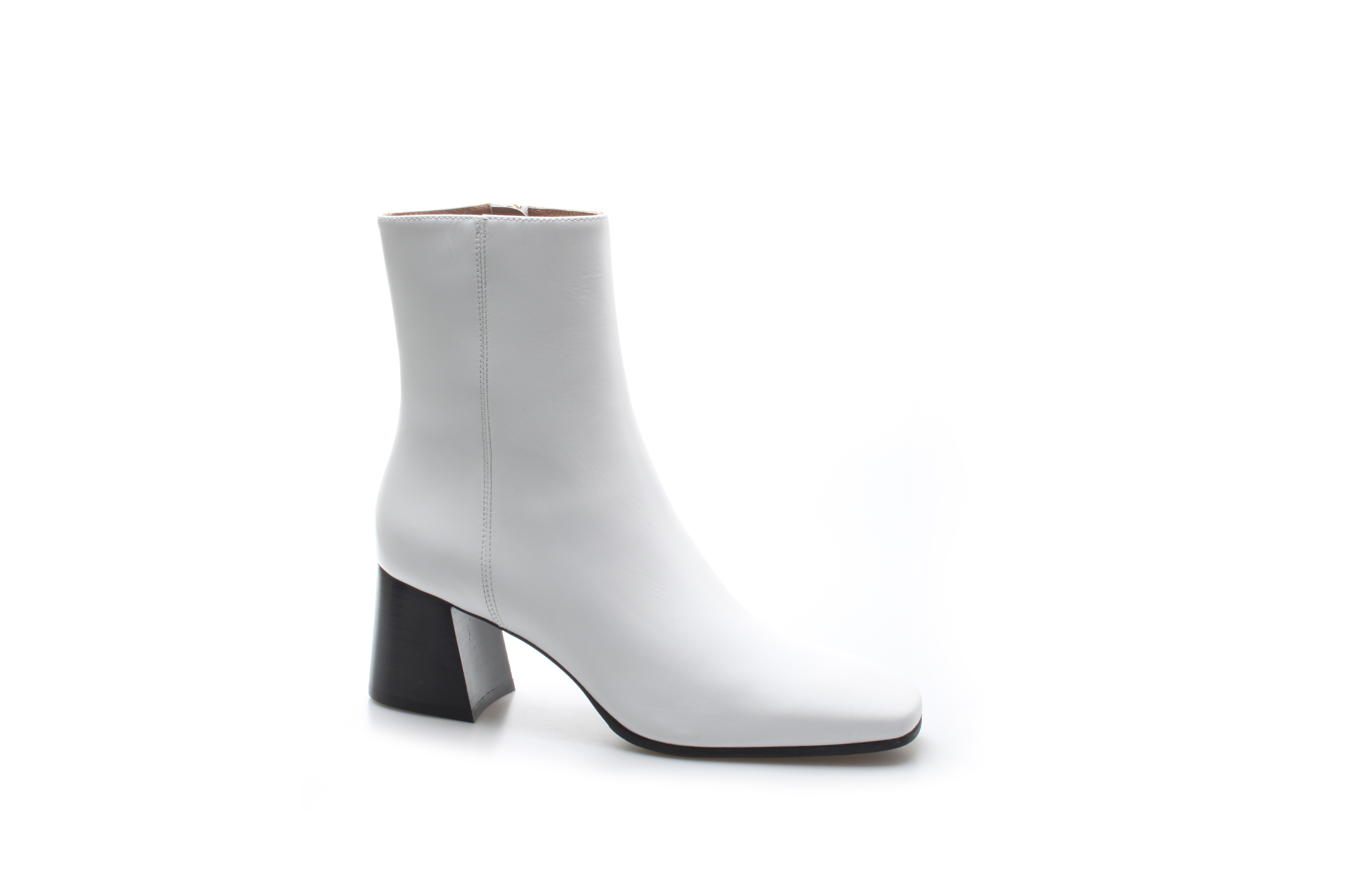 豪麟名鞋奥莱进口迪嘉女鞋短靴牛皮革V001N白色  原价3660元