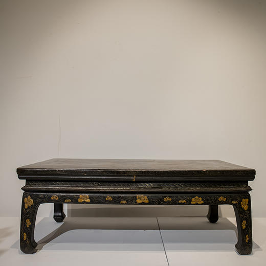 清代 大漆描金花卉纹龙凤呈祥炕桌 商品图0