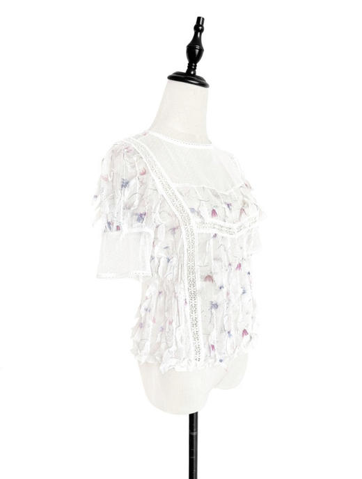 TYNVIE 领口装饰蕾丝拼接短袖上衣-印花 商品图3