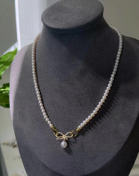 #原创设计款珍珠项链  可以一款多用的珍珠项链 蝴蝶结🎀镶嵌钻石超级闪 搭配了珍珠作为主项链 也可以搭配精致的k金素链 两种完全不同的感觉