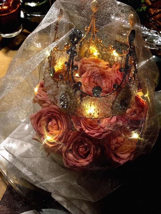 #吃了会变美#重磅鲜花奶油蛋糕，白纱，皇冠，玫瑰 象征了所有的浪漫 商品图1