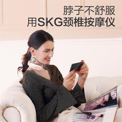 SKG 颈椎按摩器 时尚颈椎按摩仪 肩颈按摩器 颈椎经络电脉冲护颈仪 K3浅灰色 商品图2