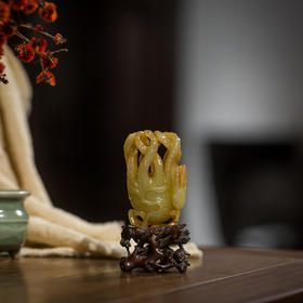 清代 和田玉雕佛手摆件（红木座）