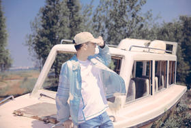 125472435条码图案防晒服