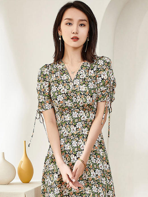 剩S/M/L 米思阳2025夏季新款法式优雅大摆连衣裙修身显瘦泡泡袖碎花裙0820 商品图1