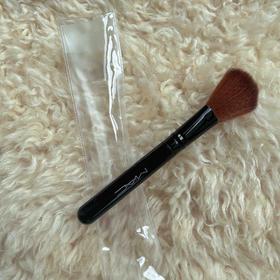 MAC彩妆刷 散粉/腮红/粉饼皆可 好工具造就好妆容