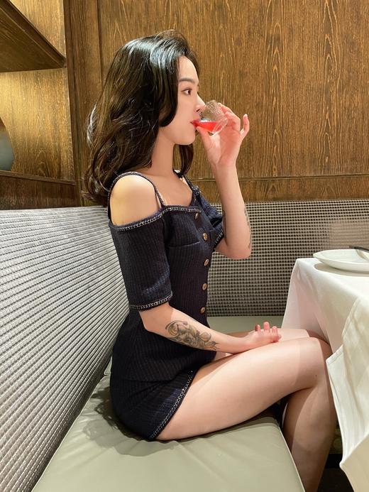 黑标九十年代芭比小香风性感露肩套装 商品图0